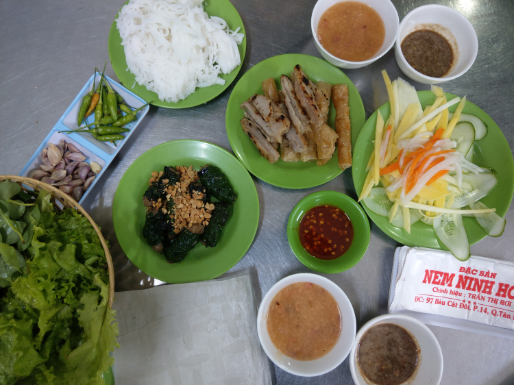 Hỏi quán bán nem lụi Huế ngon ở SG Hỏi quán bán nem lụi Huế ngon ở SG