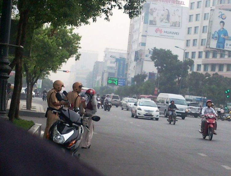 xxx 1,2,3 trên đường hoàng văn thụ (2b vượt đèn đỏ) xxx 1,2,3 trên đường hoàng văn thụ (2b vượt đèn đỏ)