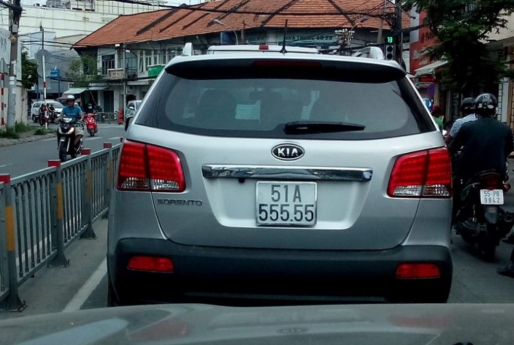 Mời các cụ quánh giá cái biển số e mới bấm tháng trước ! Mời các cụ quánh giá cái biển số e mới bấm tháng trước !