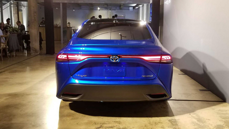 Toyota Mirai concept thế hệ mới - xe điện vẫn có thể đẹp như xe sang