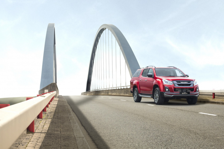 Isuzu D-Max Blade+ Special Edition: Phiên bản đặc biệt ‘’níu kéo’’ D-Max thế hệ cũ