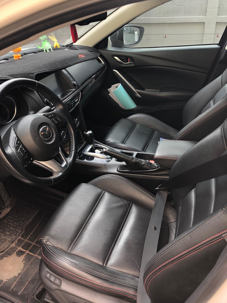 Cần bán Mazda 6 2015 2.0 AT, màu trắng