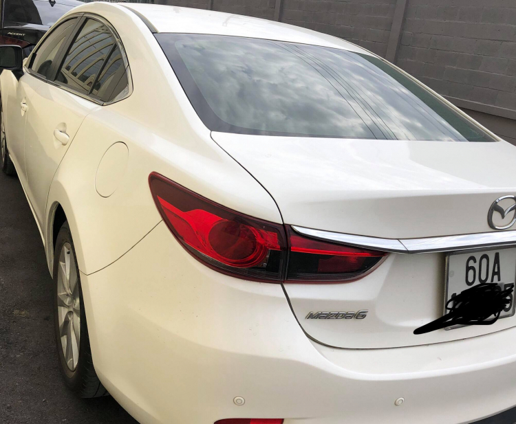 Cần bán Mazda 6 2015 2.0 AT, màu trắng