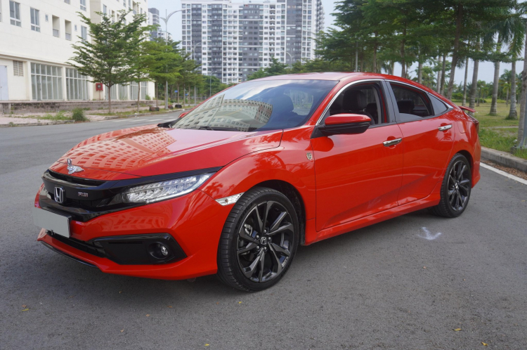 Honda Civic 1.5 RS đỏ 2019, đi 5000 km