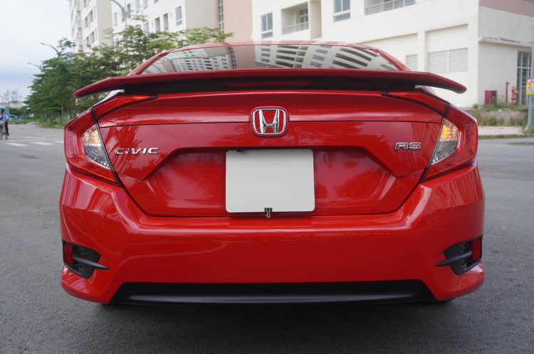 Honda Civic 1.5 RS đỏ 2019, đi 5000 km