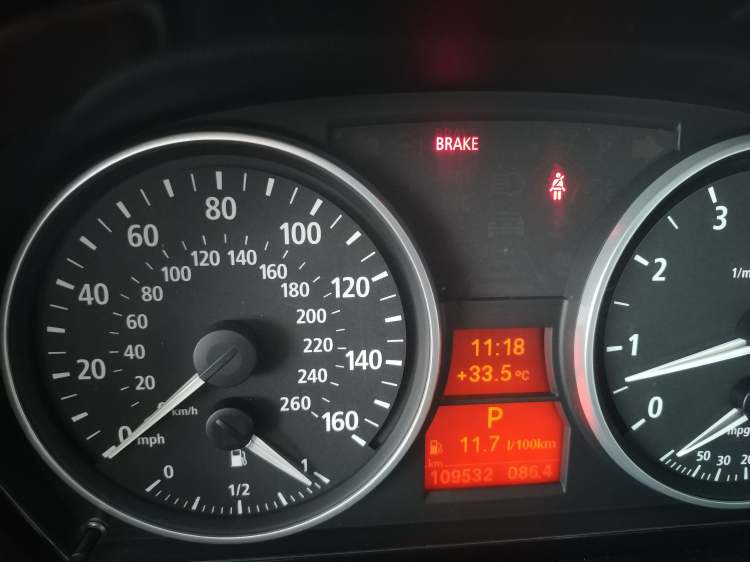 Sedan hạng sang cỡ lớn BMW 750Li 2006 tìm chủ mới với giá chỉ 250 triệu đồng Sedan hạng sang cỡ lớn BMW 750Li 2006 tìm chủ mới với giá chỉ 250 triệu đồng