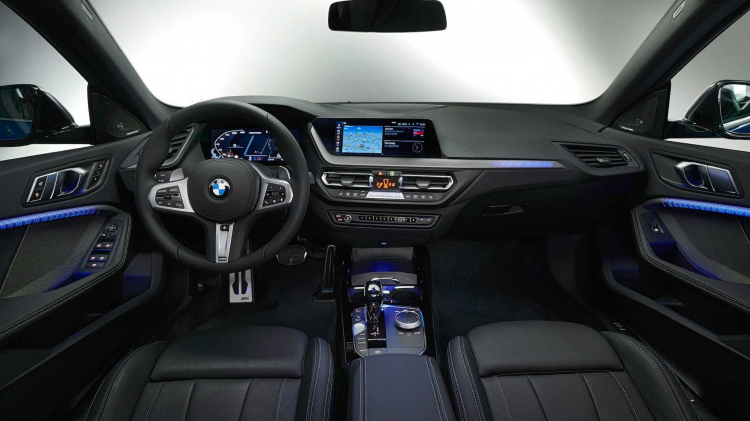 BMW 2 Series Gran Coupe hoàn toàn mới: Đối thủ của Mercedes-Benz CLA