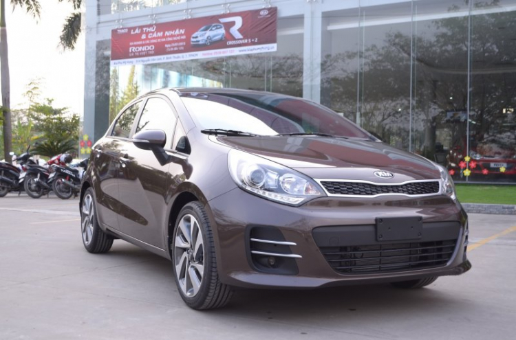 Kia Rio 2015 cập cảng Sài Gòn