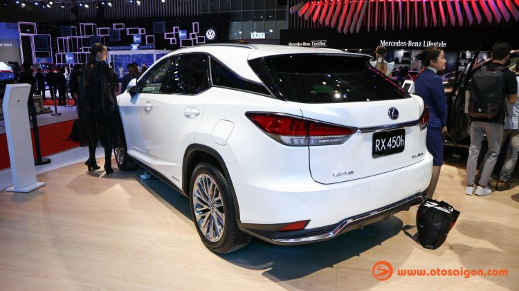 [VMS 2019] Lexus giới thiệu RX phiên bản facelift 2020 đầu tiên tại Việt Nam