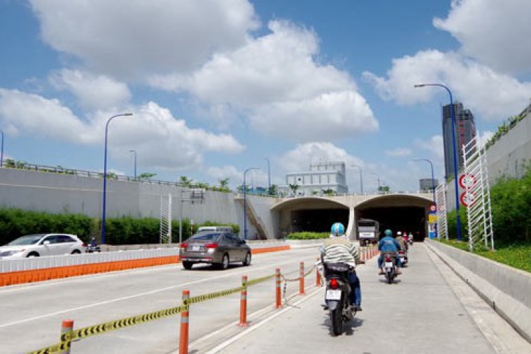 NÓNG: Cấm xe qua hầm sông Sài Gòn chiều 2 ngày cuối tuần này