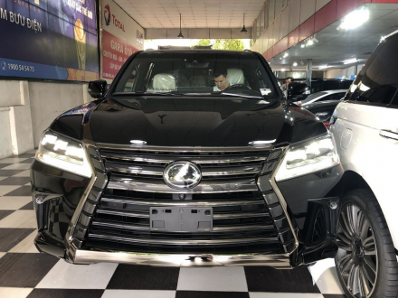 Lexus_LX570_Black_Edition_2019 (1).jpg