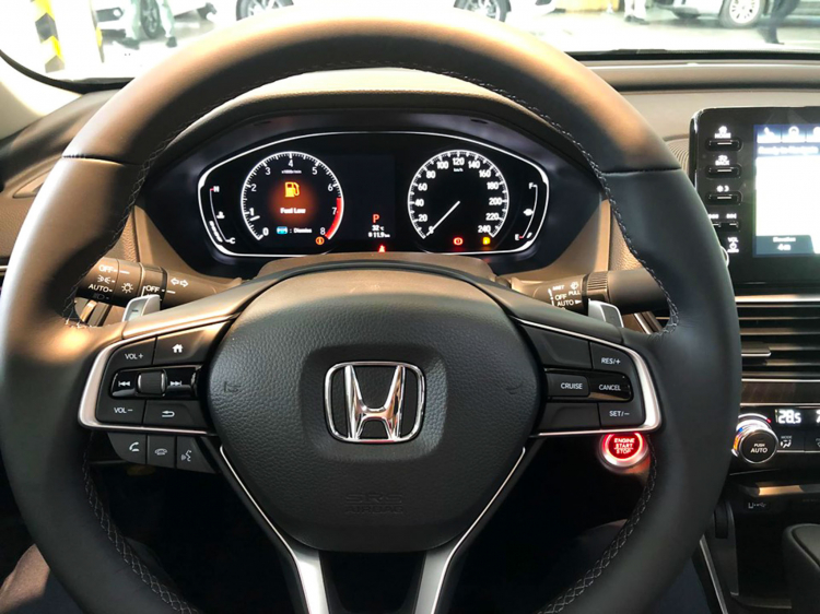 Honda Accord mới đã về đại lý: Giá cao hơn Camry từ 94 - 290 triệu đồng