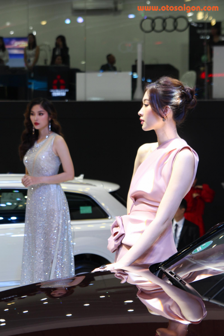 [VMS 2019] Những bóng hồng ngọt ngào tại triển lãm ô tô Việt Nam