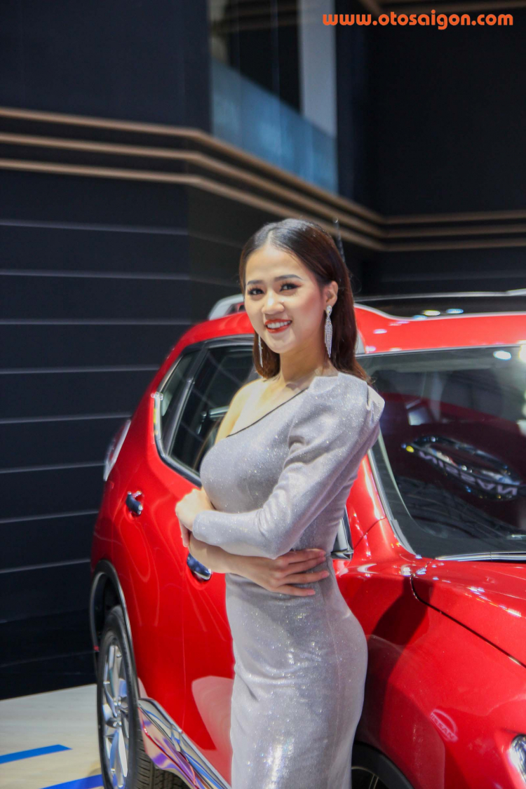 [VMS 2019] Những bóng hồng ngọt ngào tại triển lãm ô tô Việt Nam