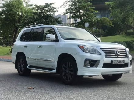 Lexus_LX570_2010_nhập_Mỹ (2).jpg