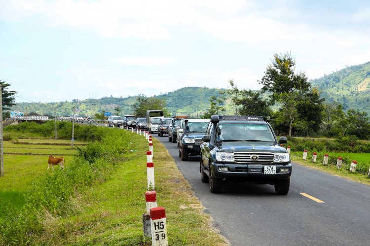 Hình ảnh buổi offline Toyota Land Cruiser: Quy tụ gần 40 xe từ 3 miền đất nước