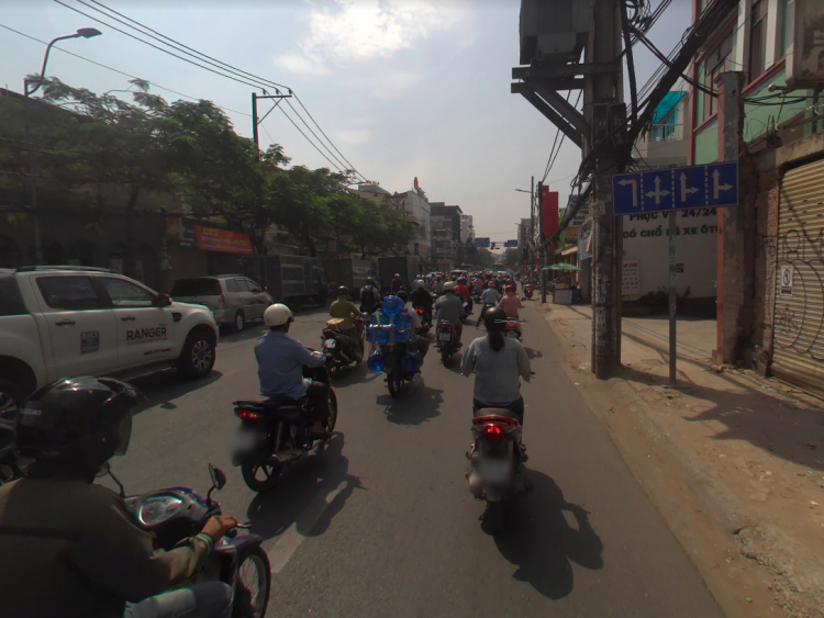 Bị phạt khi đi thẳng trên lane có vẽ hướng đi thẳng và rẽ trái. Bị phạt khi đi thẳng trên lane có vẽ hướng đi thẳng và rẽ trái.