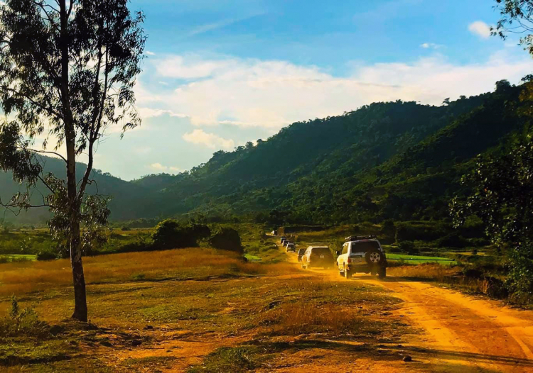 Kể chuyện tôi đi du lịch Buôn Mê bằng Land cái bang