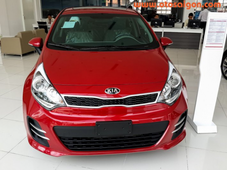 Kia Rio 2015 âm thầm xuất hiện tại showroom