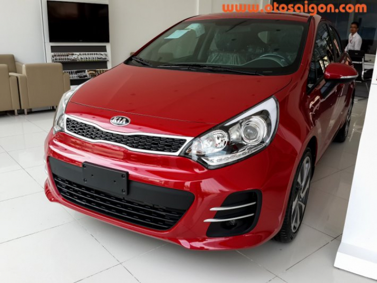 Kia Rio 2015 âm thầm xuất hiện tại showroom