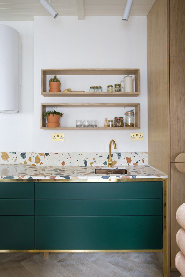 Mặt cầu thang làm đá mài (granito) hay granite các bác? Mặt cầu thang làm đá mài (granito) hay granite các bác?