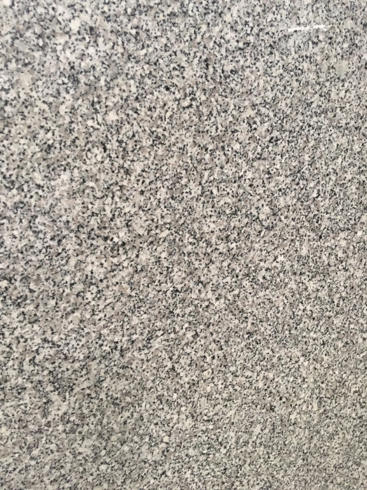 Mặt cầu thang làm đá mài (granito) hay granite các bác?