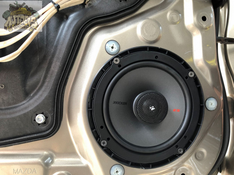 Nâng cấp âm thanh cơ bản cho Mazda 3