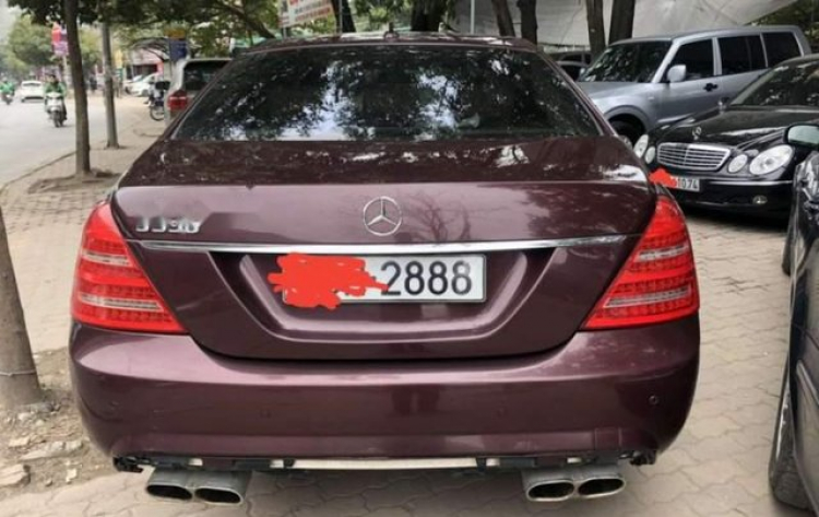 Chung tay giúp Oẳng sửa xe Mẹc S550 Chung tay giúp Oẳng sửa xe Mẹc S550