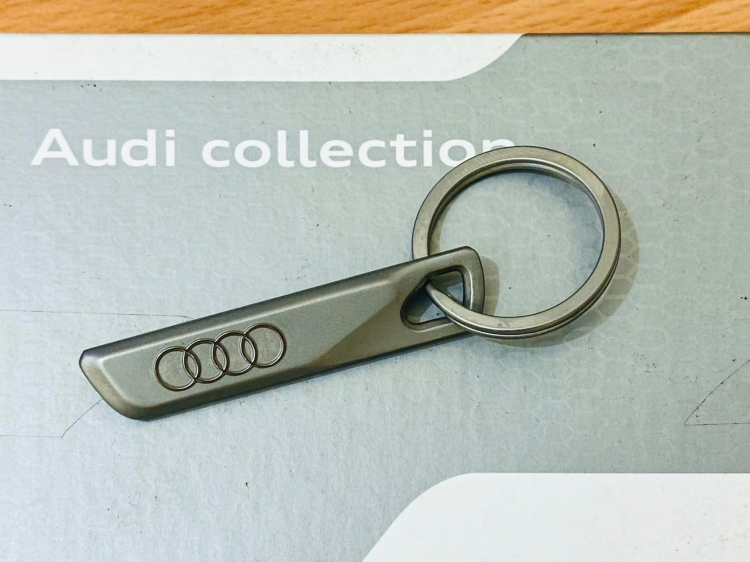 HCM - Bán móc chìa khóa, nón Audi chính hãng