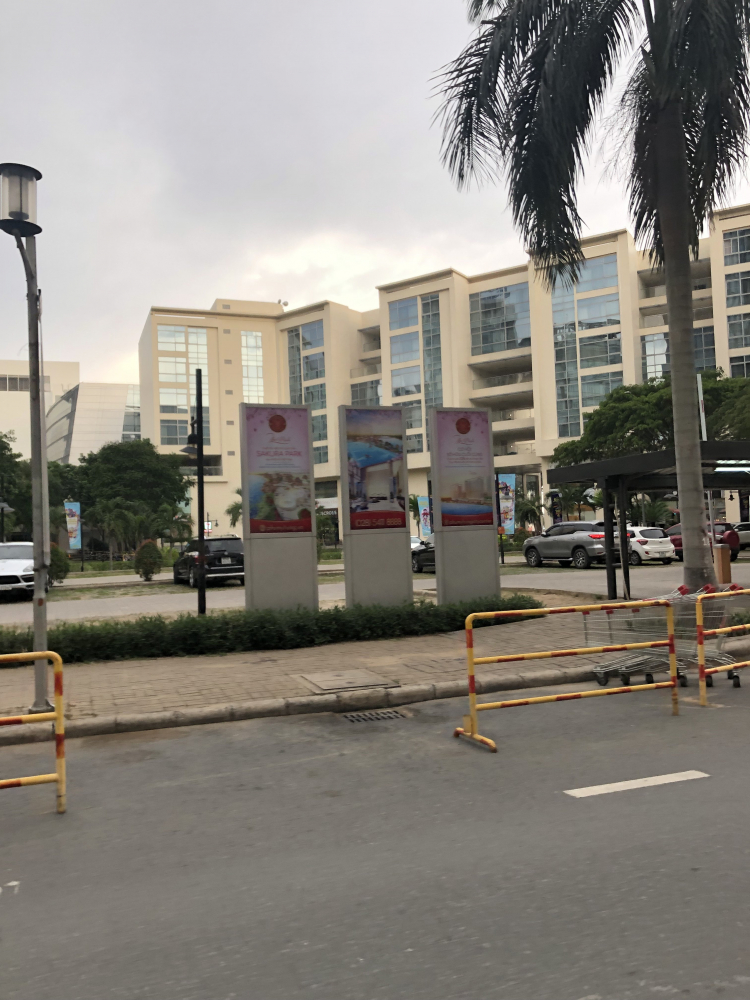 Chỗ đậu xe tại cầu Ánh Sao? Chỗ đậu xe tại cầu Ánh Sao?