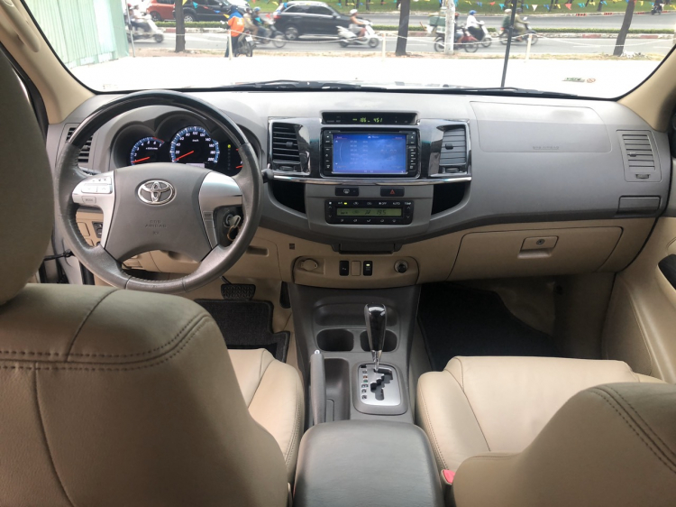 Cần bán Toyota Fotuner máy xăng 2012. Bao Test