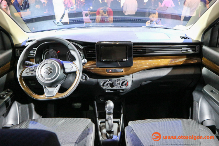Gợi ý nâng cấp bệ tỳ tay cho Suzuki Ertiga thế hệ mới với chi phí dưới 1,5 triệu đồng