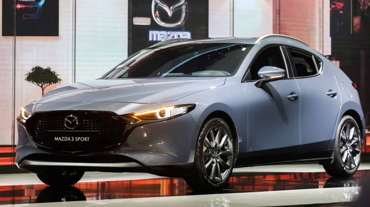 Cận cảnh Mazda3 2020 Sport màu xanh xi măng "gây sốt" hiện nay