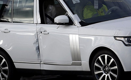 Damaged-Range-Rover.jpg