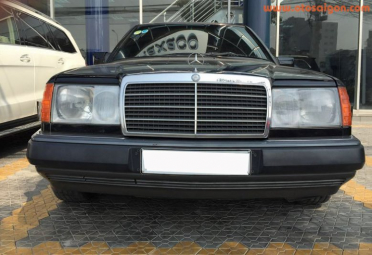 Mercedes-Benz 280E Limousine hàng hiếm tại Việt Nam