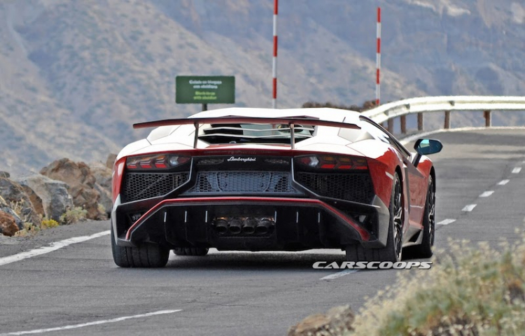 Lamborghini Aventador SV xuất hiện trên đường thử