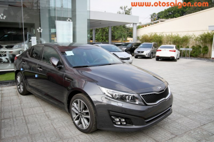 Kia Optima 2015 có giá 908 triệu đồng tại Việt Nam