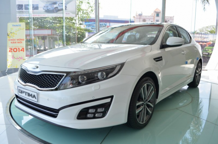 Kia Optima 2015 có giá 908 triệu đồng tại Việt Nam