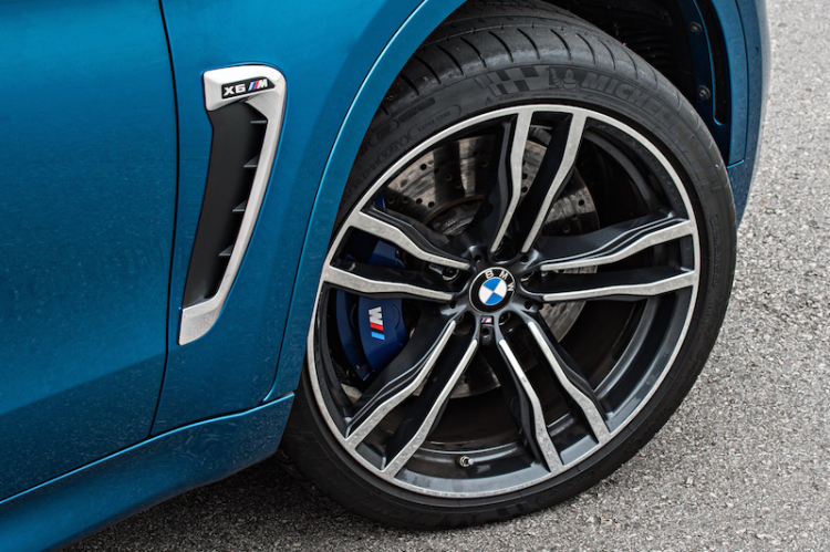 BMW X6M 2015 trở lại với album ảnh chất lượng BMW X6M 2015 trở lại với album ảnh chất lượng