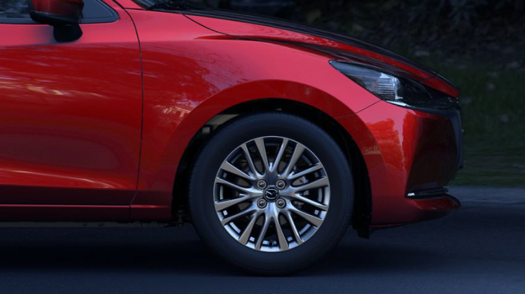 Mazda2 2020 sedan lộ diện: tinh chỉnh thiết kế sang trọng hơn