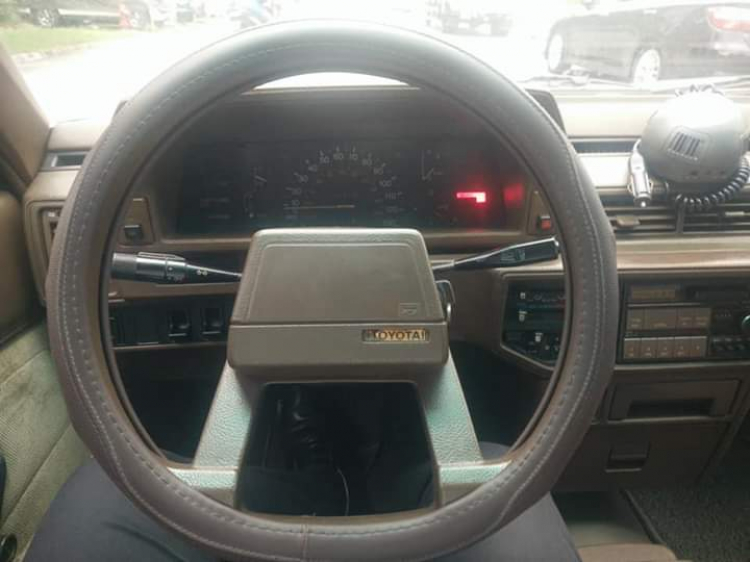 Bán Camry 1985 hàng Mỹ còn zin nguyên xe