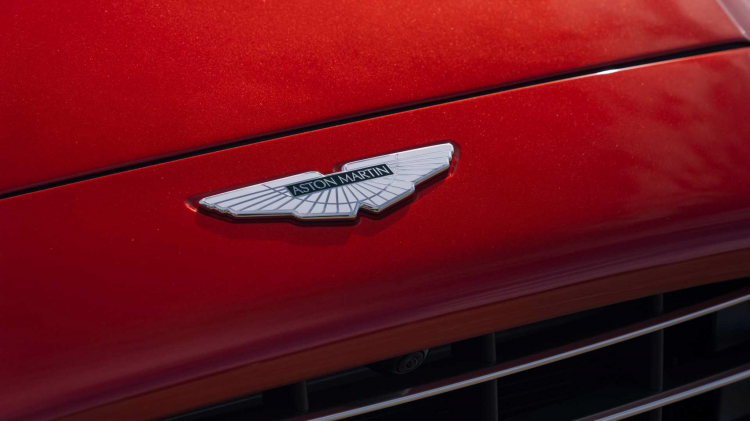 SUV siêu sang Aston Martin DBX ra mắt: Máy V8 542hp; giá từ 189.900 USD