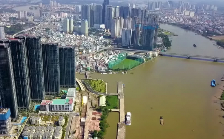 Ủa là sao các bác? "Ngân hàng tiếp tục siết mạnh tín dụng bất động sản"