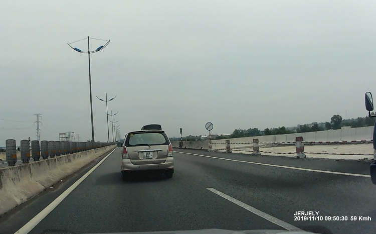 BB giới hạn và biển xả trên cao tốc HCM - Trung Lương