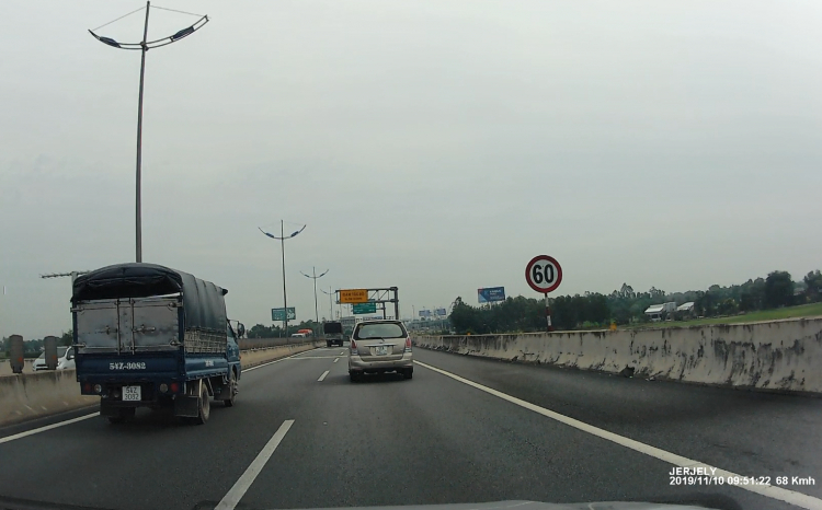 BB giới hạn và biển xả trên cao tốc HCM - Trung Lương