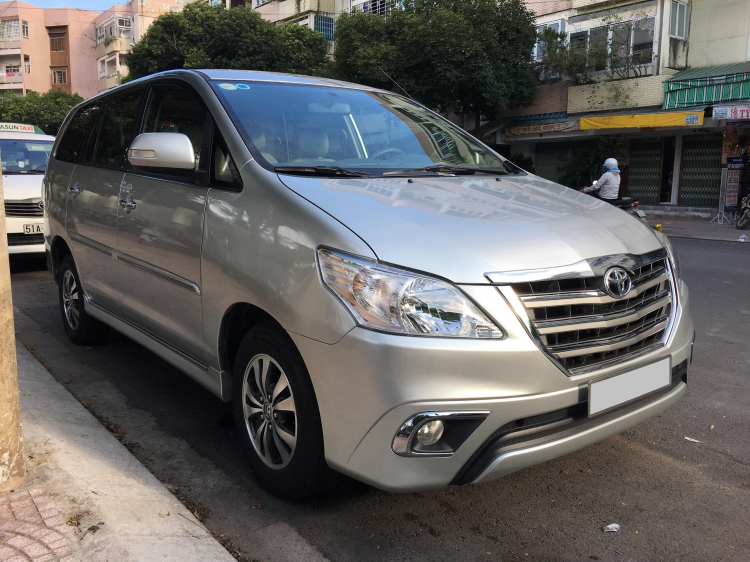 Toyota Innova 2015 Tự động 2.0V màu bạc