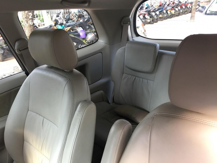 Toyota Innova 2015 Tự động 2.0V màu bạc