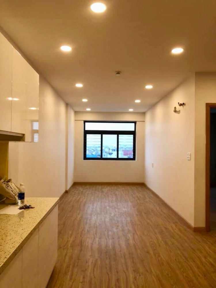 Bán dùm cô căn hộ cao cấp ở Sài Gòn Home