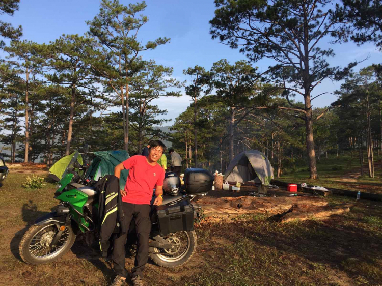 Mấy anh mê gái, còn mình mê cả gái lẫn moto Mấy anh mê gái, còn mình mê cả gái lẫn moto