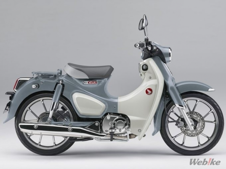 Mấy anh mê gái, còn mình mê cả gái lẫn moto Mấy anh mê gái, còn mình mê cả gái lẫn moto